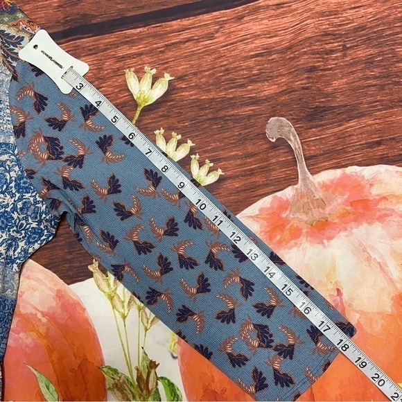 One World Graphic Print Floral Paisley Boho Top M - Picture 2 of 8